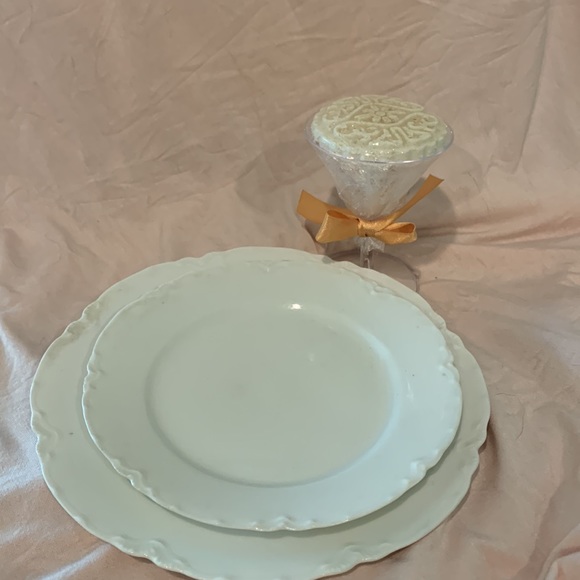 Mini Martini Glass with Bath Crystals and Soap - Picture 5 of 6